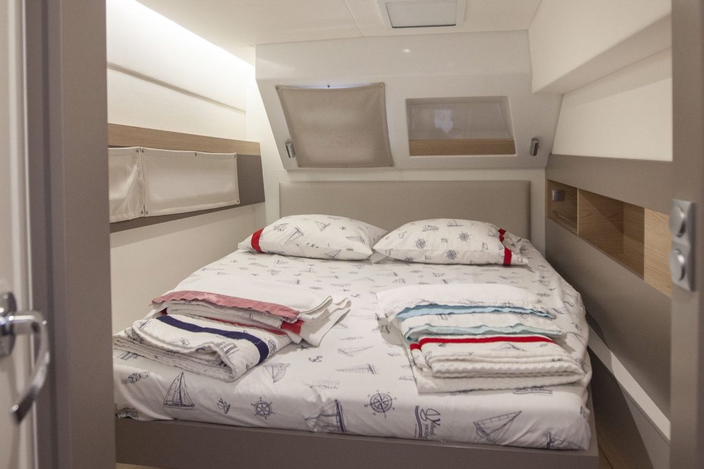 Aft cabin in catamaran Bali 4.5 LeAndra for charter in Orhaniye in Turkey