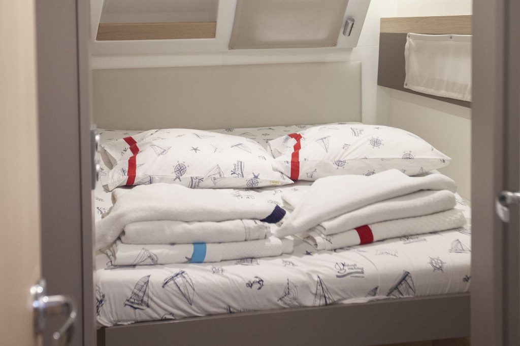 Cabin in catamaran Bali 4.5 LeAndra for charter in Orhaniye in Turkey