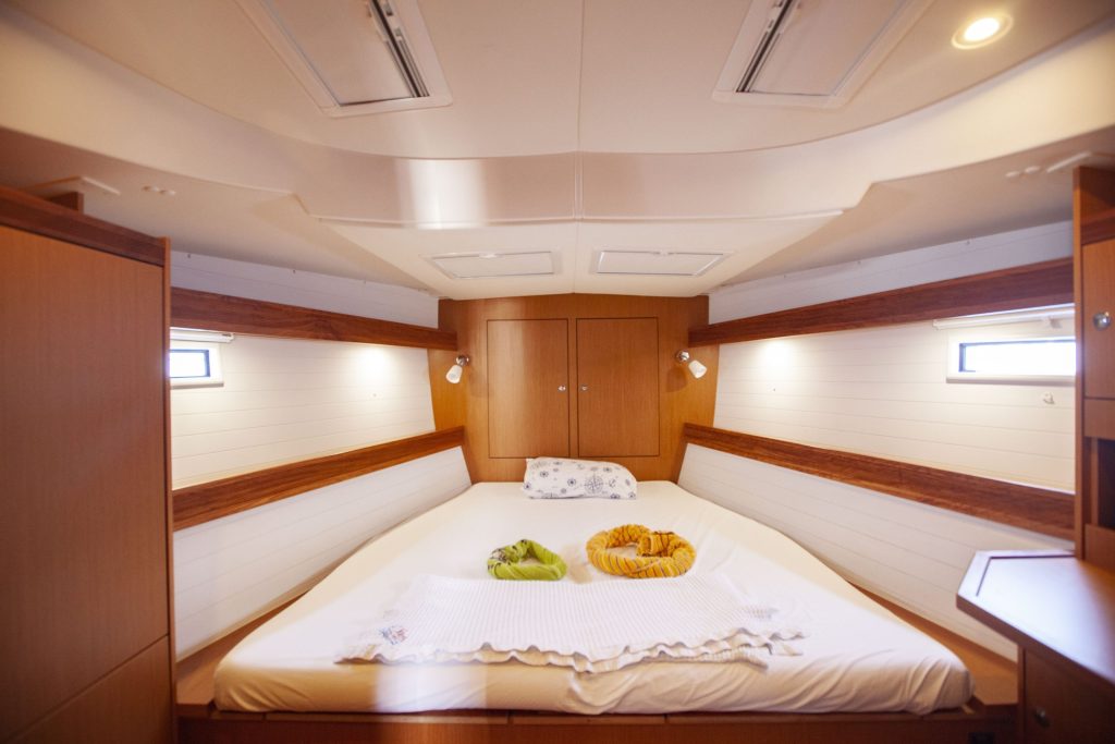 Forward cabin in sailing yacht Bavaria Cruiser 45 iBulut for charter in Orhaniye in Turkey