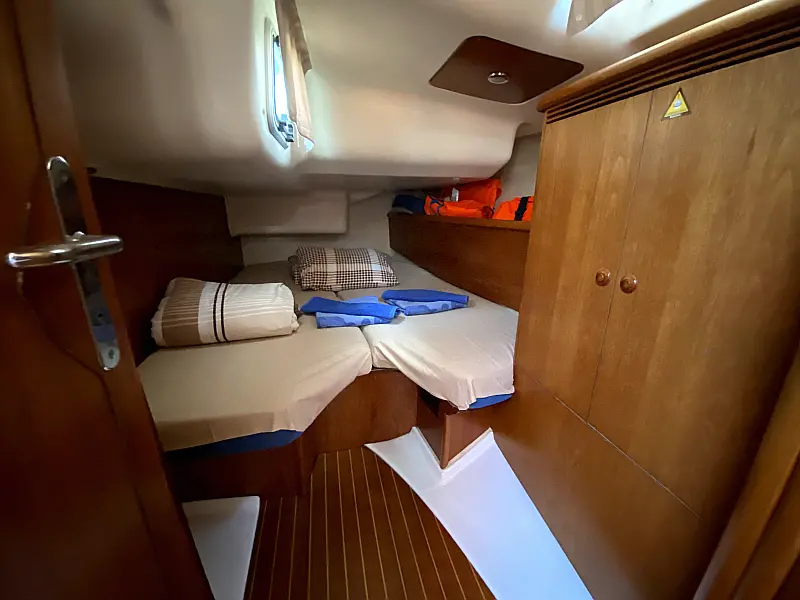 Aft cabin in sailing boat Beneteau Cyclades 39.3 Six Pack for charter in Fethiye in Turkey
