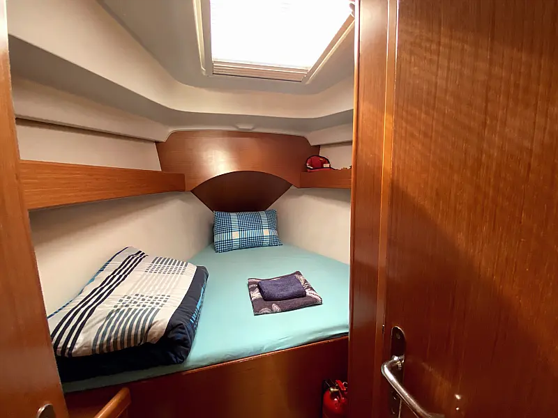 Forward cabin in sailing boat Beneteau Cyclades 39.3 Six Pack for charter in Fethiye in Turkey