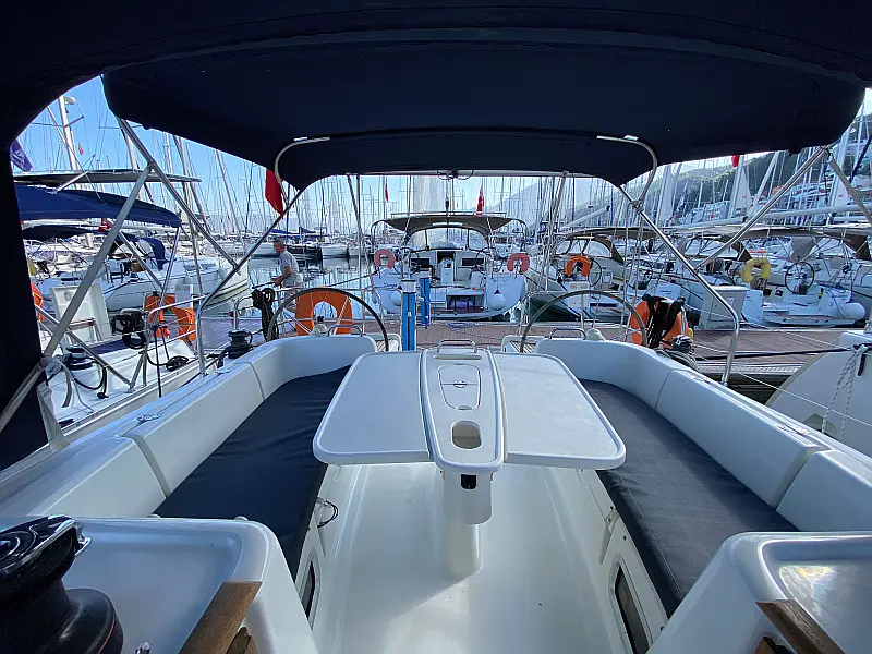 Cockpit table of sailing boat Beneteau Cyclades 39.3 Six Pack for charter in Fethiye in Turkey