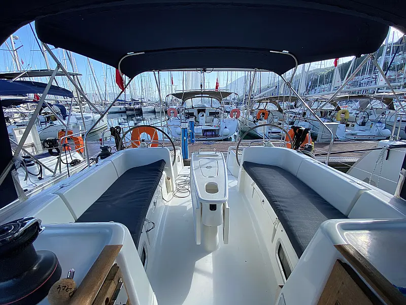 Cockpit of sailing boat Beneteau Cyclades 39.3 Six Pack for charter in Fethiye in Turkey