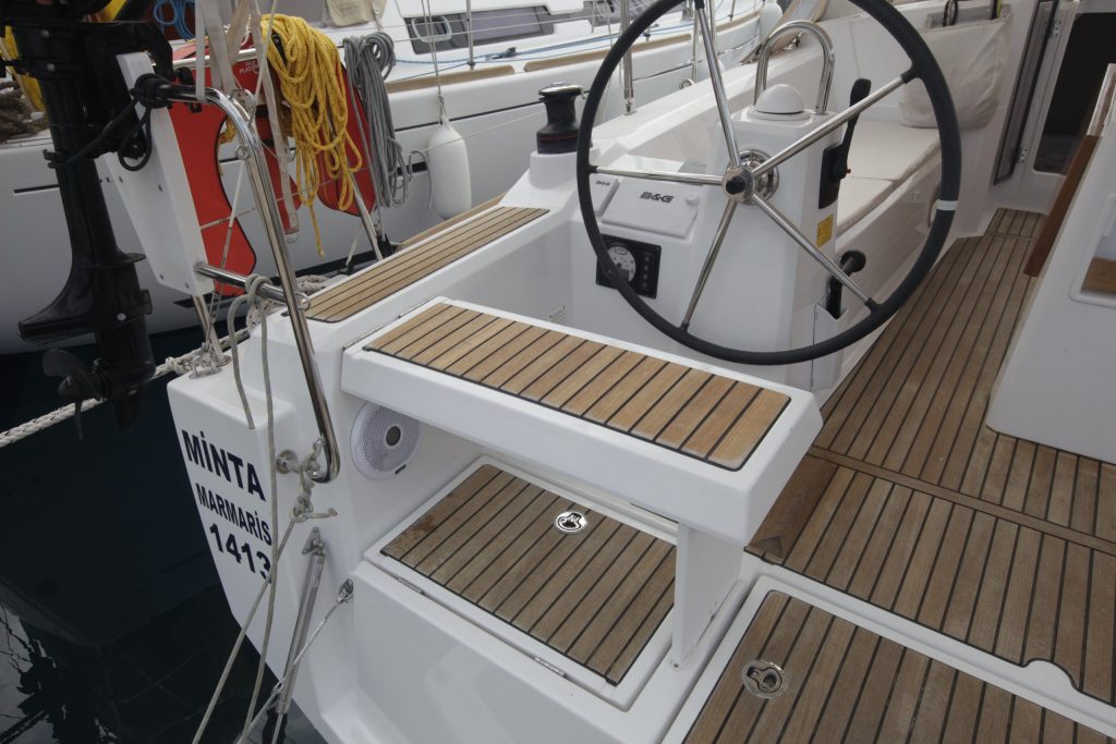 Cockpit of sailing boat Beneteau Oceanis 35 Minta for charter in Orhaniye near Marmaris in Turkey