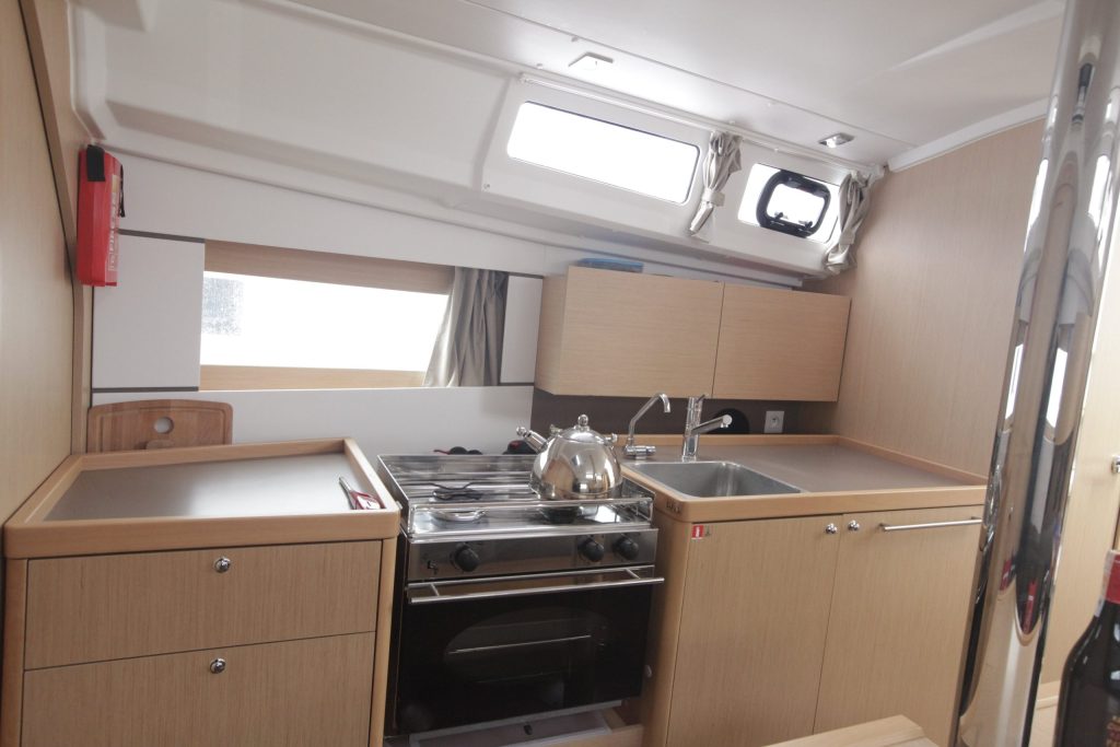 Galley in sailing boat Beneteau Oceanis 35 Minta for charter in Orhaniye near Marmaris in Turkey