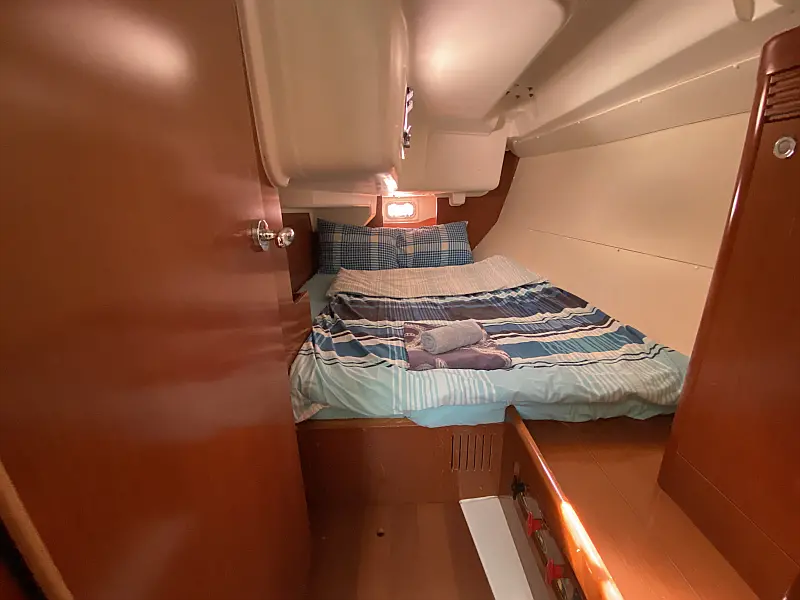 Aft cabin in sailing boat Beneteau Oceanis 37 Glen Rosa for charter in Fethiye in Turkey
