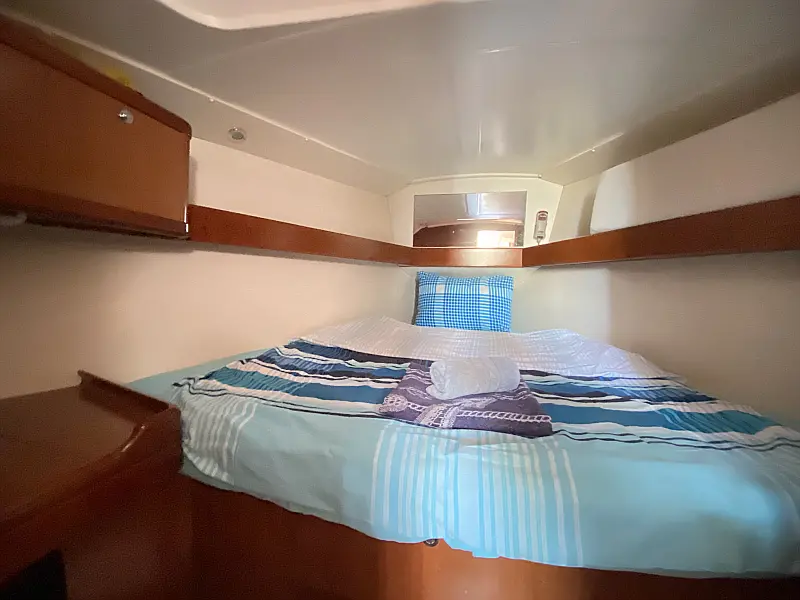 Forward cabin in sailing boat Beneteau Oceanis 37 Glen Rosa for charter in Fethiye in Turkey