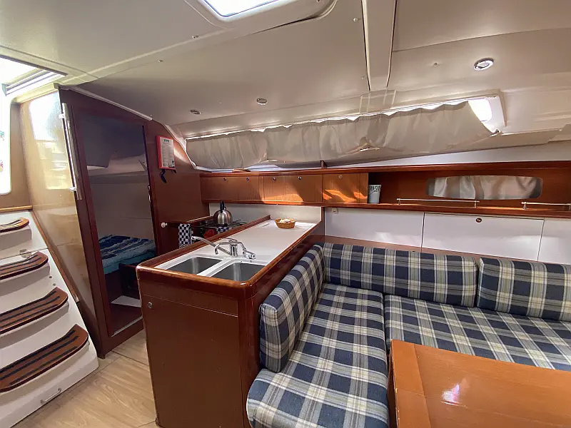 Galley in sailing boat Beneteau Oceanis 37 Glen Rosa for charter in Fethiye in Turkey