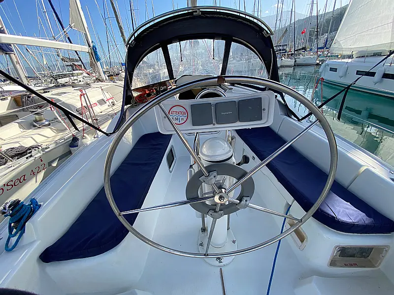 Cockpit of sailing boat Jeanneau Sun Odyssey 32i Elif for charter in Fethiye in Turkey