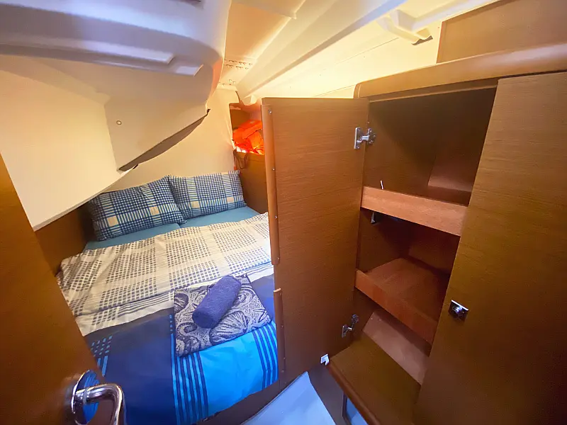 Aft cabin in sailing boat Jeanneau Sun Odyssey 349 Anahera for charter in Fethiye in Turkey