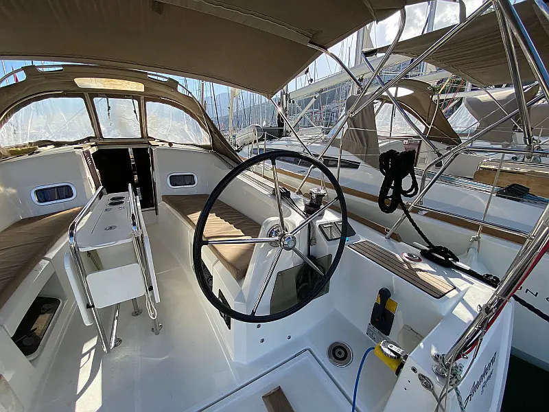 Cockpit of sailing boat Jeanneau Sun Odyssey 349 Anahera for charter in Fethiye in Turkey