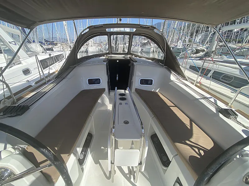 Cockpit of sailing boat Jeanneau Sun Odyssey 349 Anahera for charter in Fethiye in Turkey