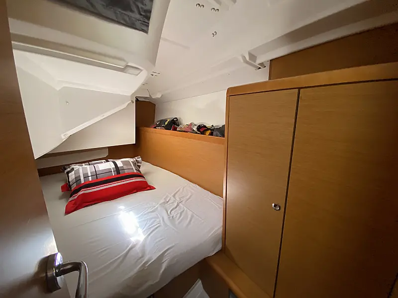 Aft cabin in sailing boat Jeanneau Sun Odyssey 349 Blue Dreams for charter in Fethiye in Turkey