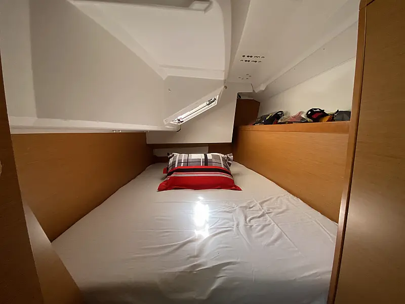 Aft cabin in sailing boat Jeanneau Sun Odyssey 349 Blue Dreams for charter in Fethiye in Turkey