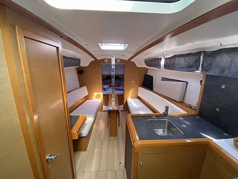 Saloon in sailing boat Jeanneau Sun Odyssey 349 Blue Dreams for charter in Fethiye in Turkey