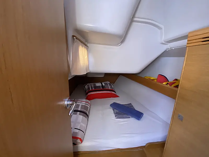 Aft cabin in sailing boat Jeanneau Sun Odyssey 36i Scooby Doo for charter in Fethiye in Turkey