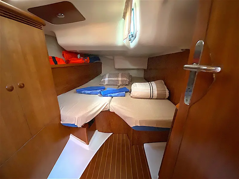 Aft cabin in sailing yacht Jeanneau Sun Odyssey 43 Saida for charter in Fethiye in Turkey