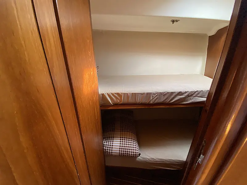 Bunk bed cabin in sailing yacht Jeanneau Sun Odyssey 43 Saida for charter in Fethiye in Turkey