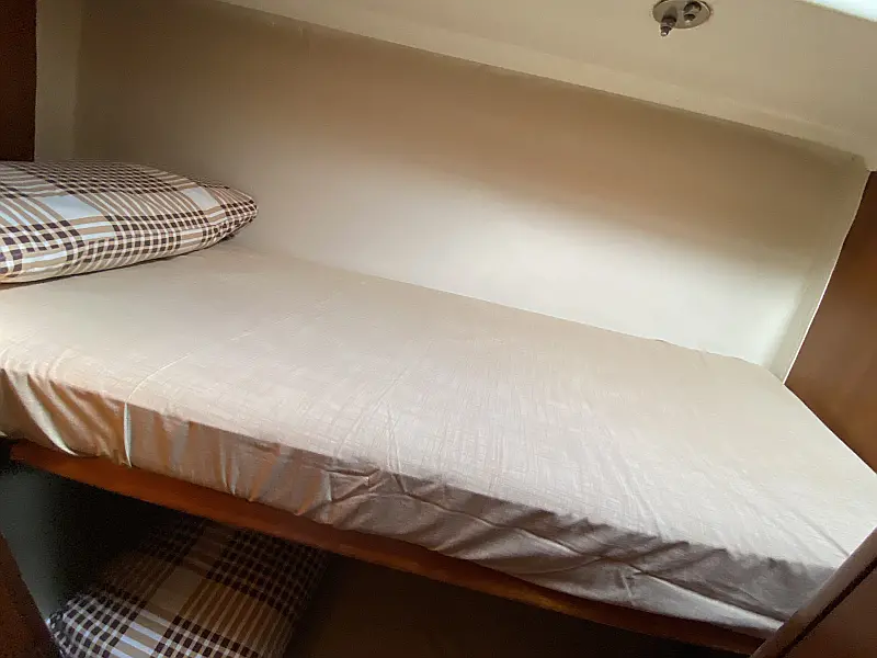 Bunk bed cabin in sailing yacht Jeanneau Sun Odyssey 43 Saida for charter in Fethiye in Turkey