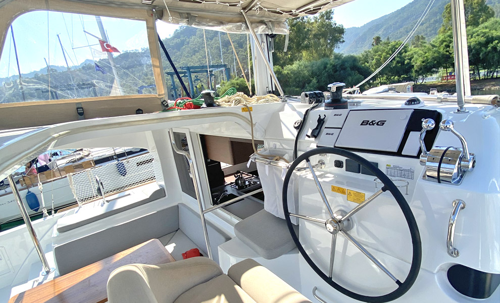 Cockpit of catamaran Lagoon 40 Falcon for charter in Gocek in Turkey