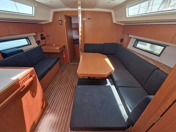 Saloon in sailing yacht Bavaria C42 Amalia for charter in Preveza in Greece