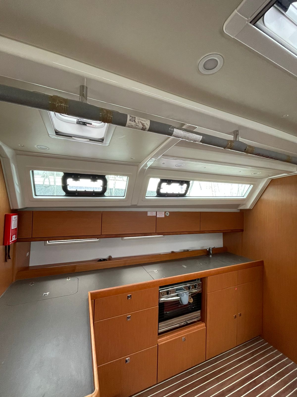 Galley in sailing yacht Bavaria Cruiser 46 Orfeas for charter in Lavrion in Greece