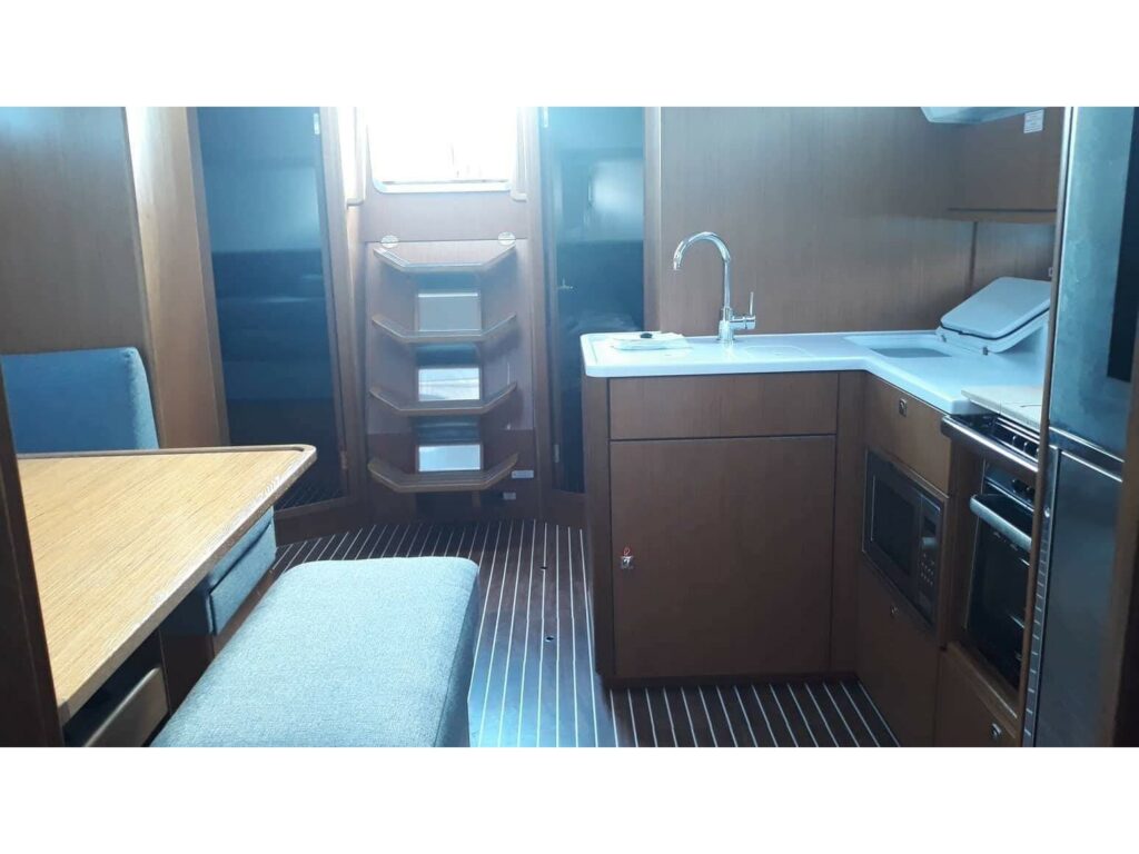 Saloon in sailing yacht Bavaria Cruiser 46 Style Pinot Gris for charter in Corfu in Greece