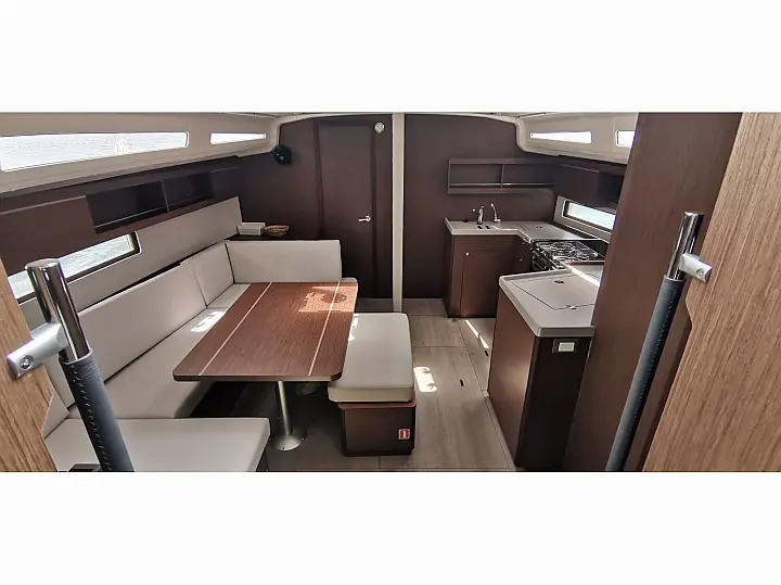 Saloon in sailing yacht Beneteau Oceanis 40.1 Milon for charter in Cephalonia in Greece