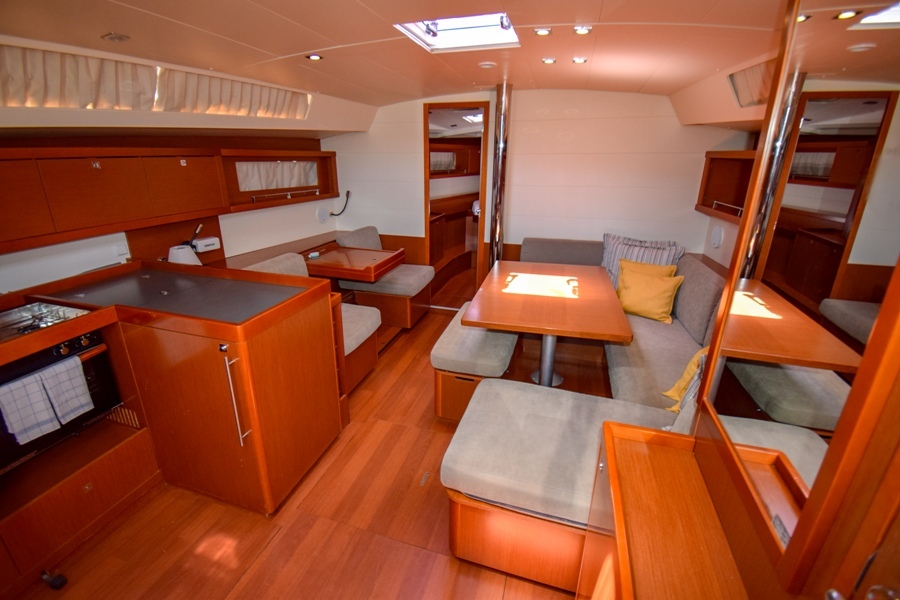 Saloon in sailing yacht Beneteau Oceanis 45 Tonic in Marmaris in Turkey