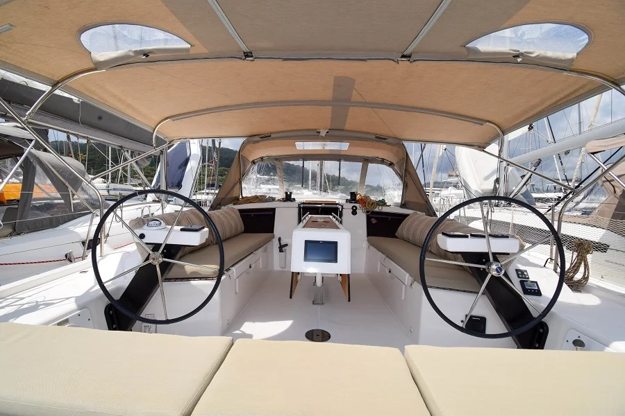 Cockpit of sailing yacht Dufour 430 Grand Large Ida
