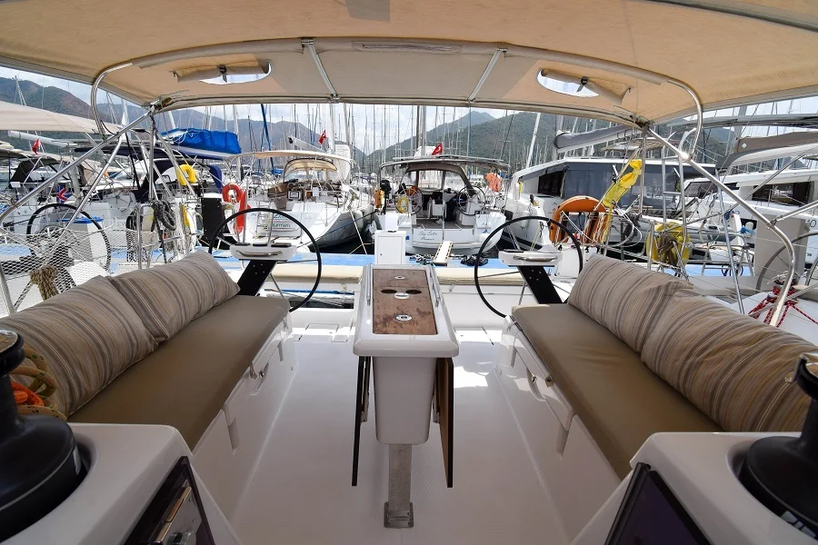 Cockpit of sailing yacht Dufour 430 Grand Large Ida for charter in Marmaris in Turkey
