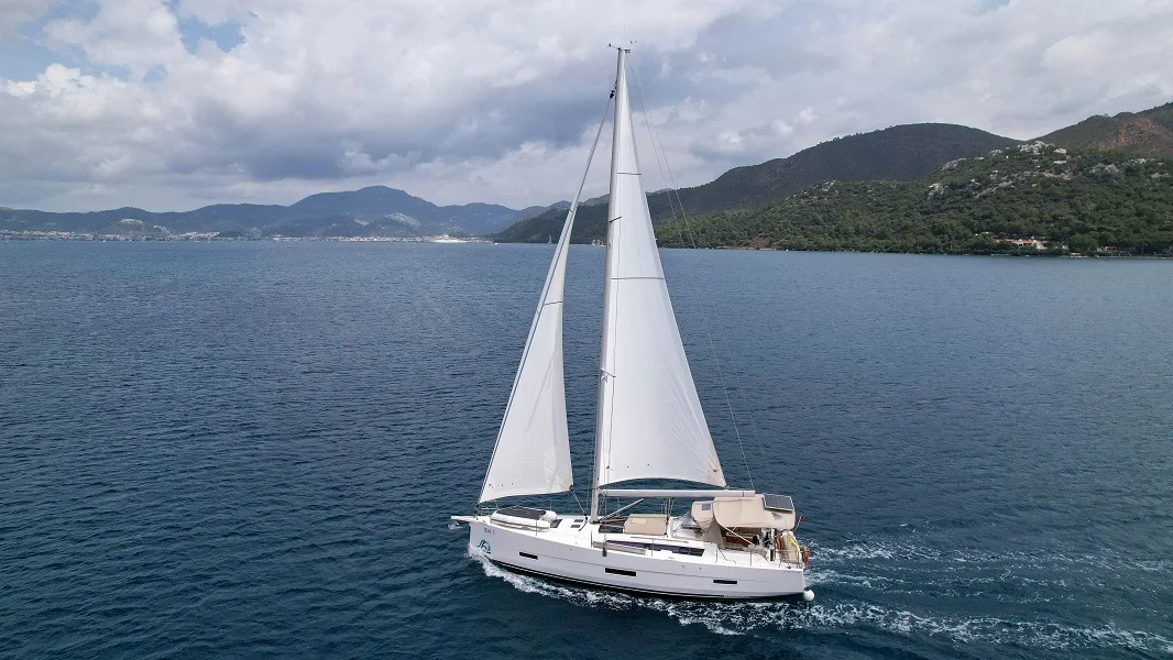 Sailing yacht Dufour 430 Grand Large Ida for charter in Marmaris in Turkey