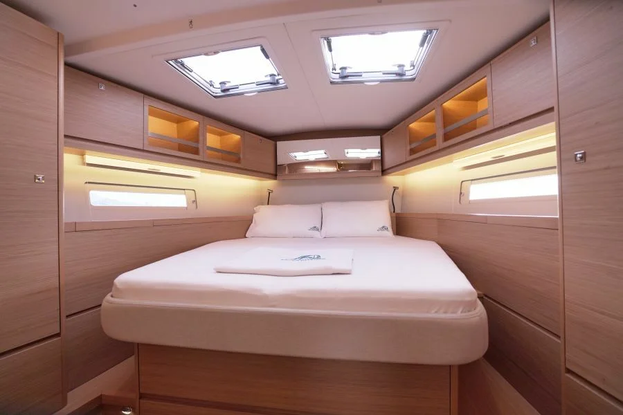 Forward cabin in sailing yacht Dufour 52 Grand Large La Esperanza for charter in Marmaris in Turkey