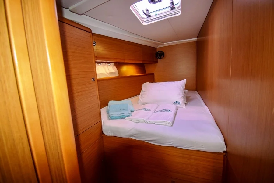 Forward cabin in sailing yacht Jeanneau 53 Nazli Denizim for charter in Marmaris in Turkey
