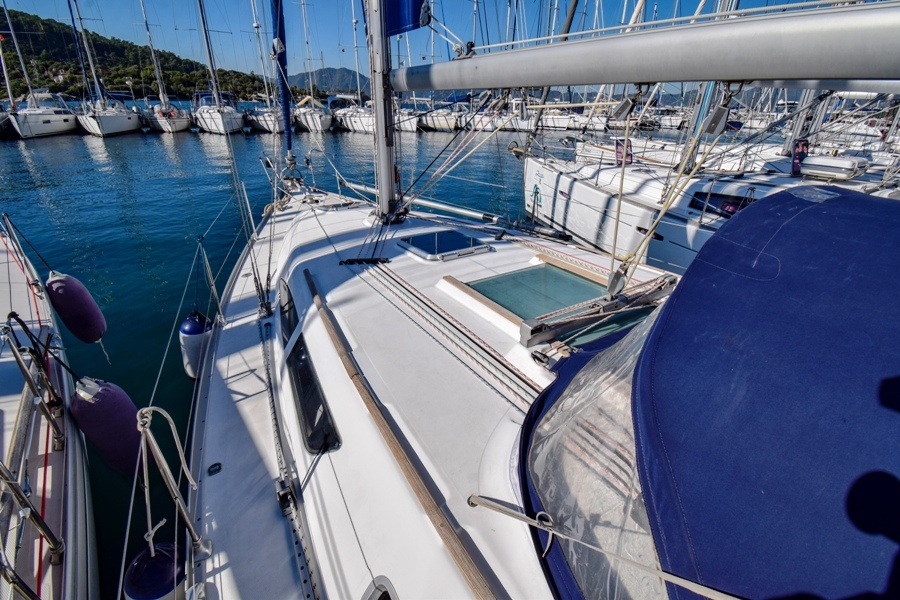 Deck of sailing boat Jeanneau Sun Odyssey 37 Kacamak for charter in Marmaris in Turkey