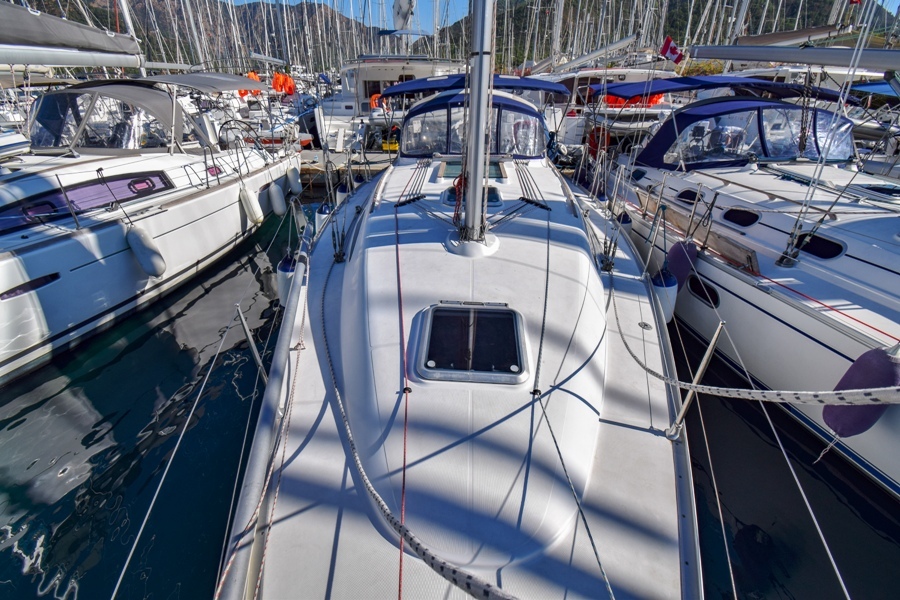Deck of sailing boat Jeanneau Sun Odyssey 37 Kacamak for charter in Marmaris in Turkey