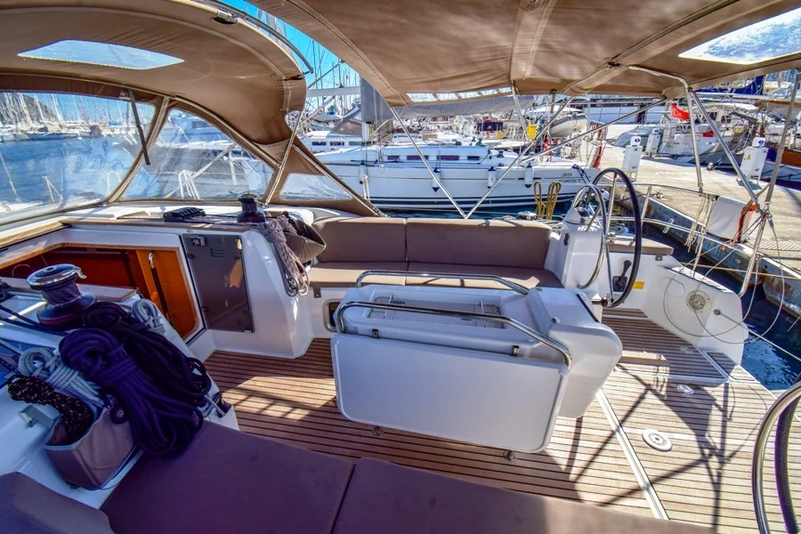 Cockpit of sailing yacht Jeanneau Sun Odyssey 479 Sky Selin for charter in Marmaris in Turkey