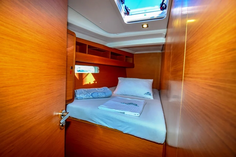 Forward cabin in sailing yacht Jeanneau Sun Odyssey 479 Sky Selin for charter in Marmaris in Turkey