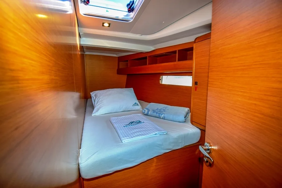 Forward cabin in sailing yacht Jeanneau Sun Odyssey 479 Sky Selin for charter in Marmaris in Turkey