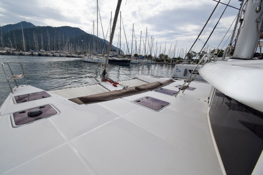 Deck of catamaran Lagoon 421 Rain Dogs for charter in Marmaris in Turkey
