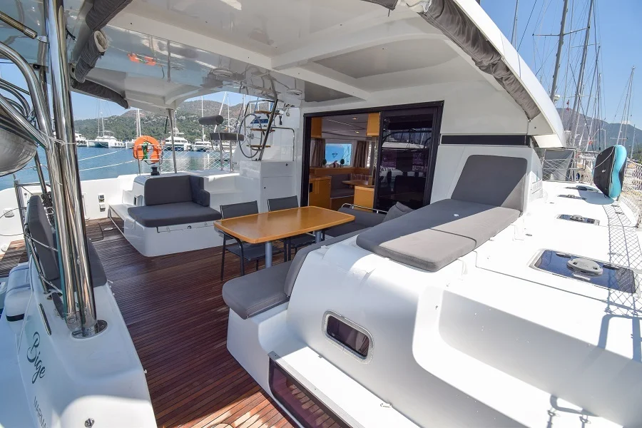 Cockpit of catamaran Lagoon 42 Bige for charter in Marmaris in Turkey