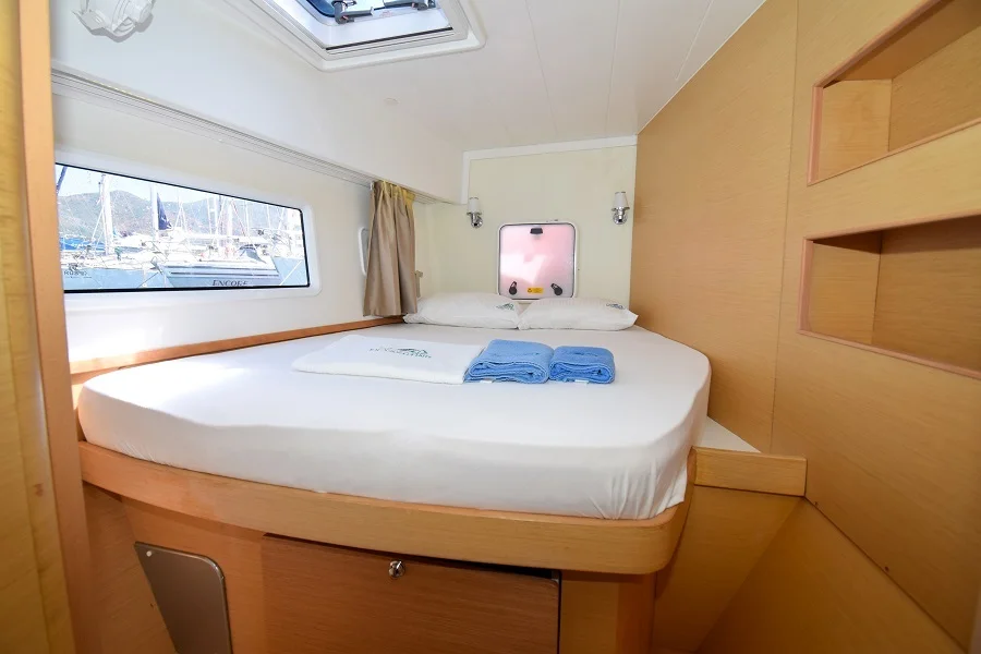 Forward cabin in catamaran Lagoon 42 Bige for charter in Marmaris in Turkey