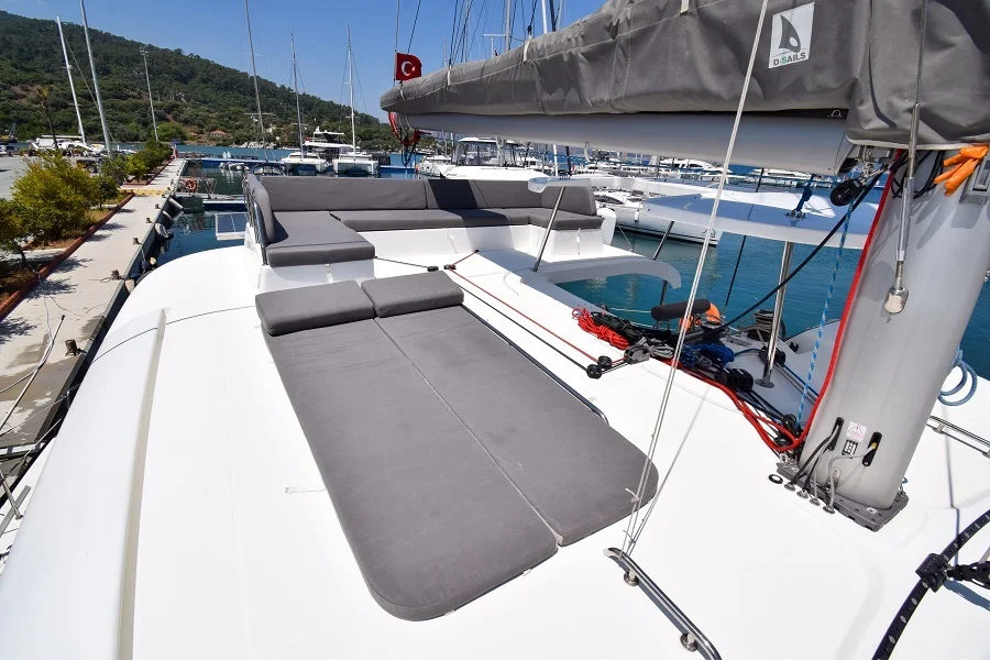 Sunbathing deck of catamaran Lagoon 42 Bige for charter in Marmaris in Turkey