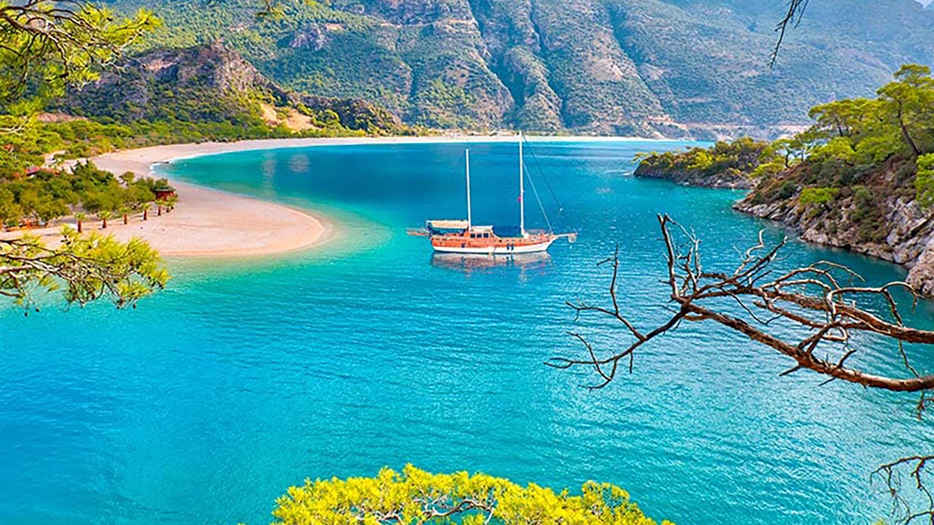 Sailing yachts and catamarans for yacht charter in Fethiye in Turkey