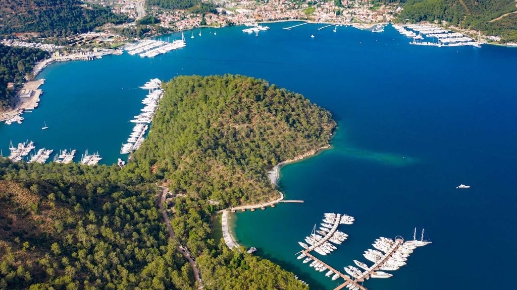 Sailing yachts and catamarans for yacht charter in Göcek in Turkey