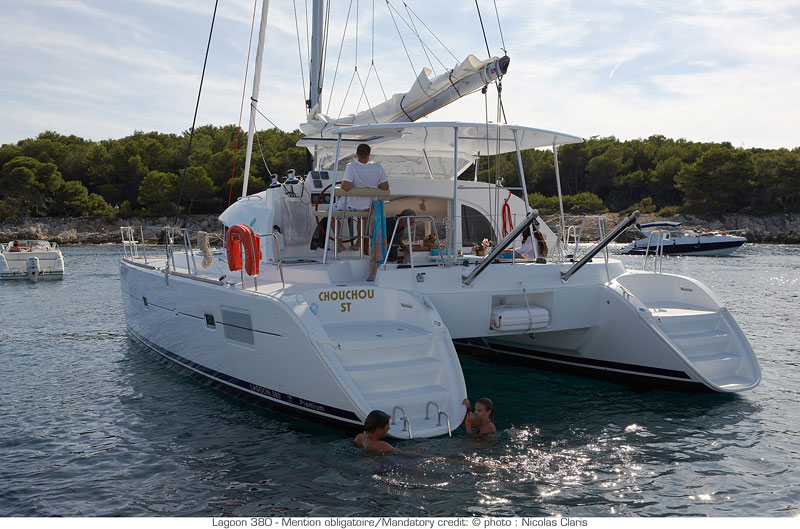 Catamaran charter Lagoon 380 from Le Marin in Martinique