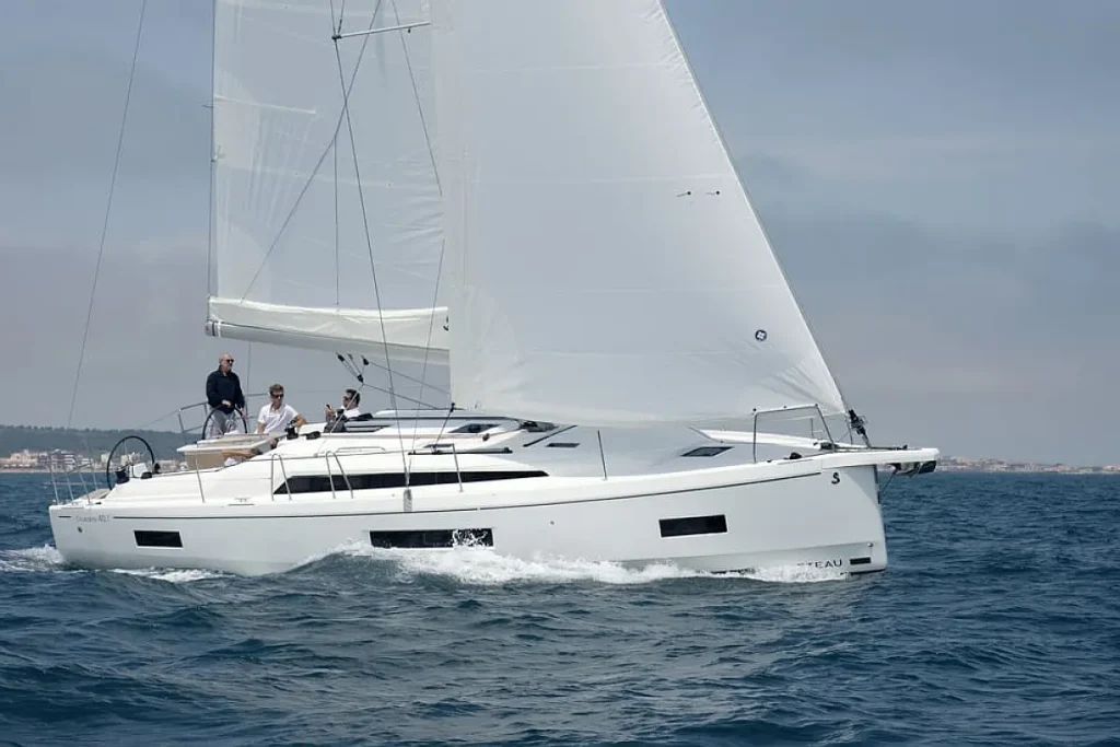Beneteau Oceanis 40.1 First Line Madelon for charter in Martinique and sailing holidays in the Caribbean