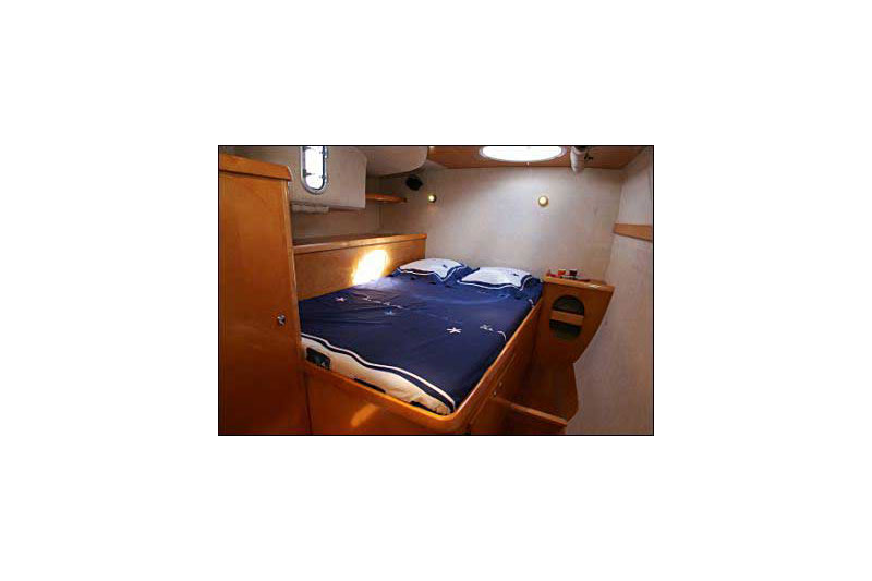 Aft cabin in catamaran Fountaine Pajot Belize 43 Piropo for charter in Cuba