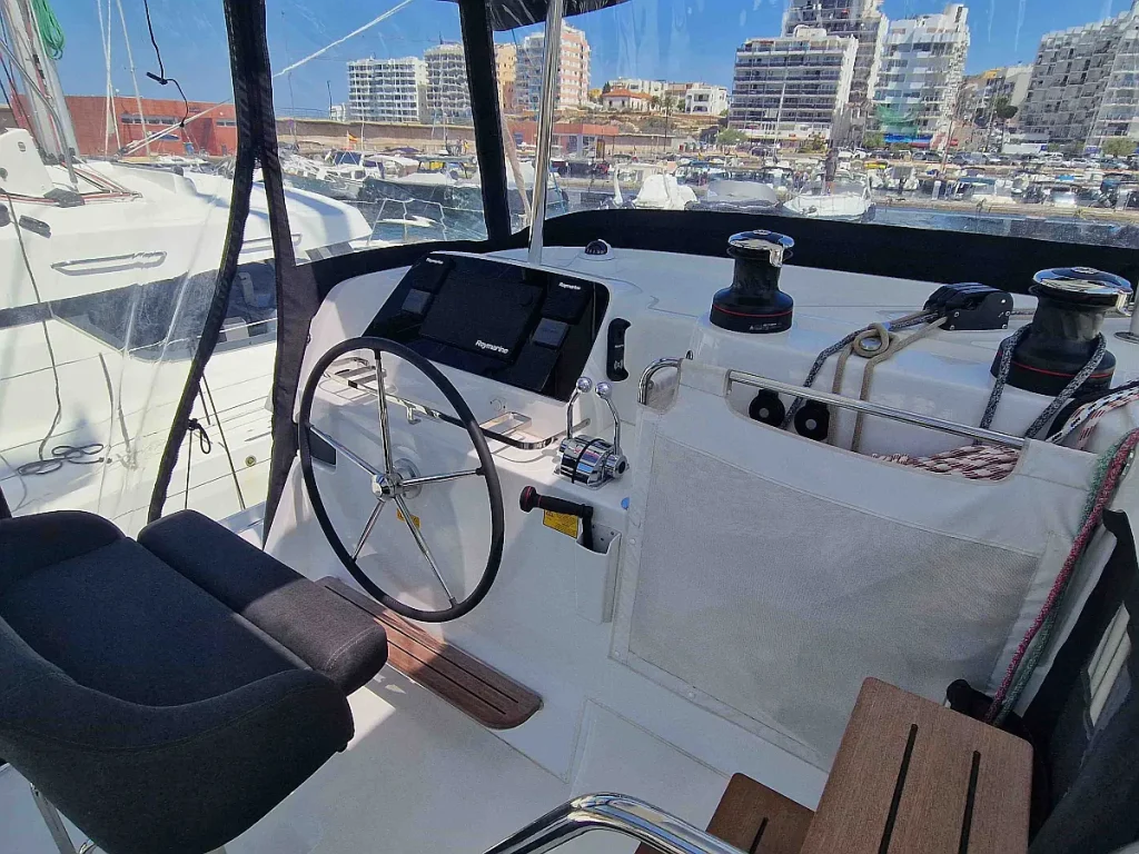 Cockpit of catamaran Lagoon 42 Best Elli for charter in Martinique