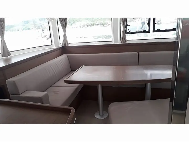 Saloon in catamaran Lagoon 42 Taina for charter in Guadeloupe